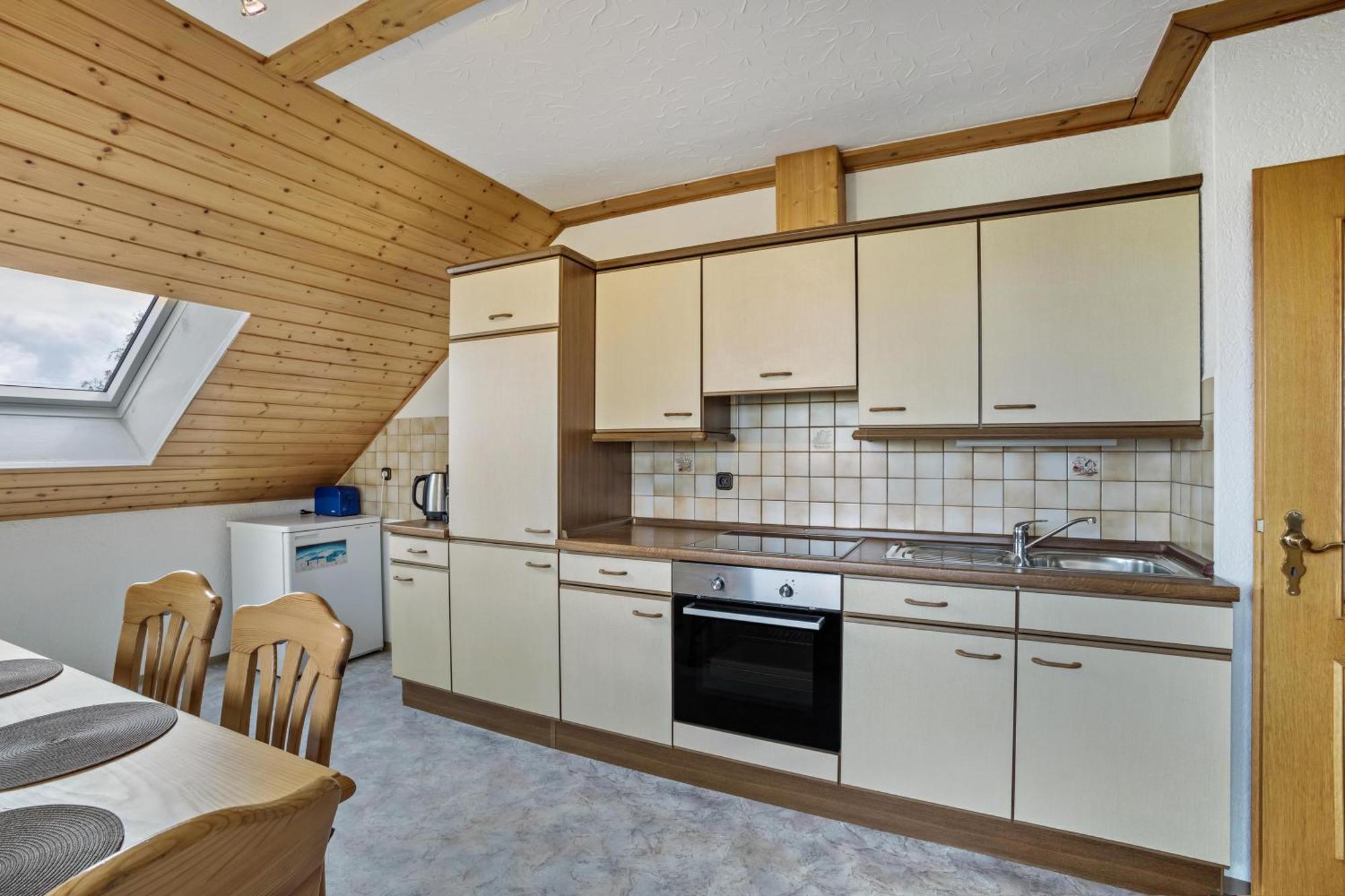 Apartment Baecher
